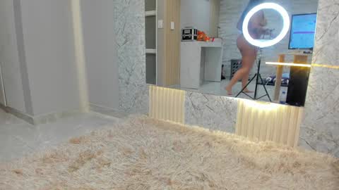 kitty__diamond_ online show from 01/01/25, 01:26