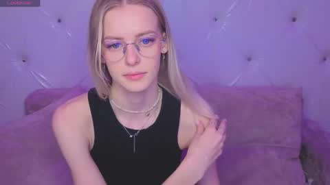 Kitty online show from 05/17/26, 12:52