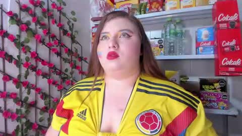 Snapshot of kitty__pinnk chatting on 06/17/26, 07:37 KAROL online show from 06/17/26, 07:37