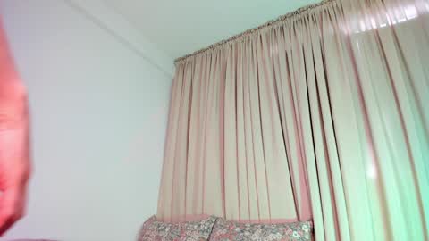 sophie online show from 11/28/25, 04:20