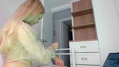 sophie online show from 03/14/26, 06:57