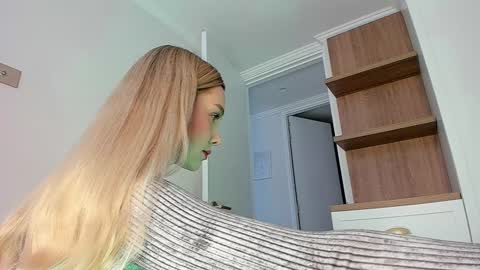 sophie online show from 03/17/26, 06:33