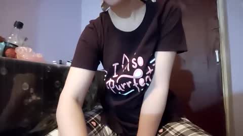 Kitti online show from 12/14/25, 08:02