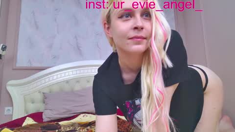 Evelyn online show from 05/10/26, 02:44