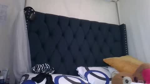 kitty_kerry online show from 04/15/26, 07:48