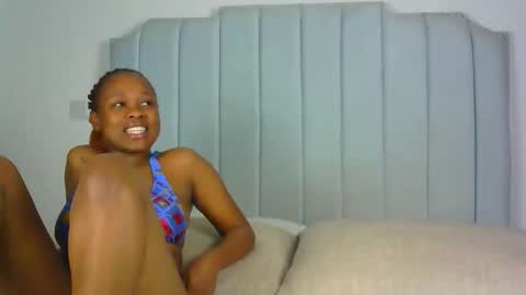 Snapshot of kitty_kitty_kat chatting on 12/16/25, 06:51 kitty online show from 12/16/25, 06:51