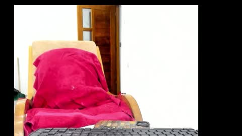 Snapshot of kitty_love2006 chatting on 11/01/25, 08:38 kitty love2006 online show from 11/01/25, 08:38