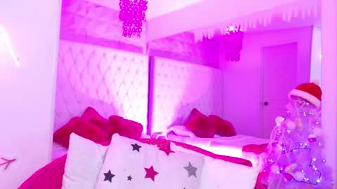 KITTY online show from 12/14/25, 01:16