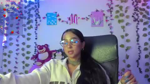 Snapshot of kitty_moon2 chatting on 06/20/26, 12:47 Kitty online show from 06/20/26, 12:47