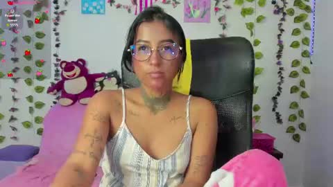 Snapshot of kitty_moon2 chatting on 06/22/26, 03:25 Kitty online show from 06/22/26, 03:25
