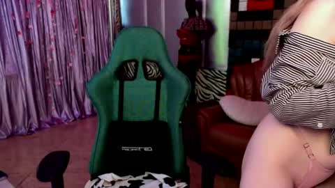 Snapshot of kitty_pantera chatting on 04/14/26, 11:38 kitty_pantera online show from 04/14/26, 11:38