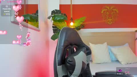 K I T T Y online show from 10/16/25, 08:32