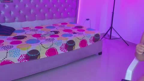 kitty_violet11 online show from 02/13/26, 05:03