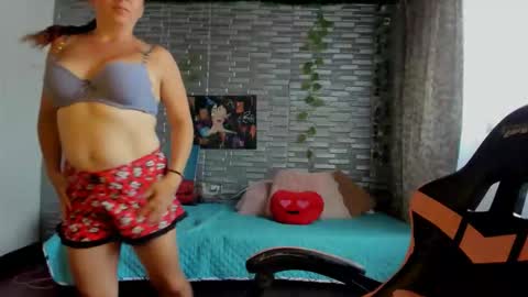 violet online show from 12/14/25, 04:23