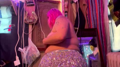 Snapshot of kittycat929709 chatting on 12/17/24, 02:22 Drip maker online show from 12/17/24, 02:22