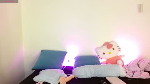 LAURA  help me reach 100likes online show from 01/02/25, 11:31