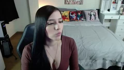 Snapshot of kittykat18x chatting on 06/13/26, 05:16 Isabel online show from 06/13/26, 05:16