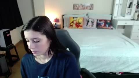 Snapshot of kittykat18x chatting on 07/03/26, 02:18 Isabel online show from 07/03/26, 02:18