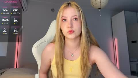 Snapshot of kittyloffe chatting on 06/04/26, 03:01 Monika online show from 06/04/26, 03:01