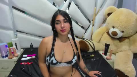 Snapshot of kittylovely__ chatting on 12/11/24, 04:07 kittylovely online show from 12/11/24, 04:07