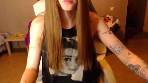 KittyloveMoon online show from 06/01/26, 07:26