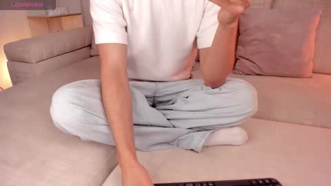 Sebastian online show from 12/02/25, 01:44