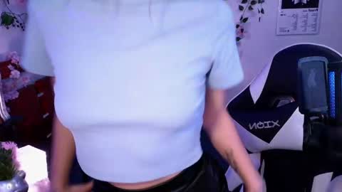 Kittyuwu  online show from 04/23/26, 04:57