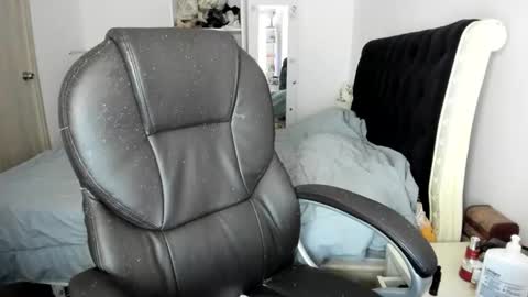 Snapshot of kittywantslove23 chatting on 11/08/25, 10:30 kittywantslove23 online show from 11/08/25, 10:30