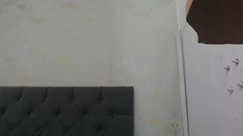 Snapshot of kittyy_18_ chatting on 11/12/25, 12:05 kittyy_18_ online show from 11/12/25, 12:05