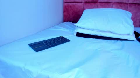 K I T T Y Y  online show from 01/15/26, 07:28