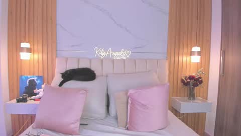 Angel Independent Model online show from 02/28/26, 03:51