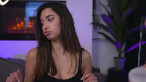 Snapshot of kity_sweet chatting on 01/23/25, 04:37 Erika online show from 01/23/25, 04:37