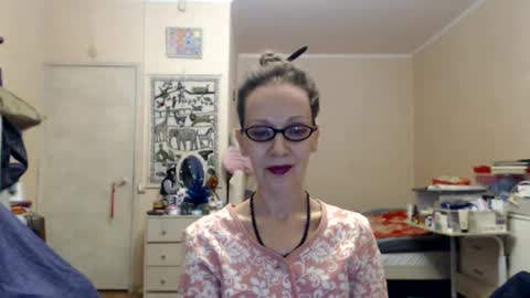 Snapshot of kiuminberry chatting on 12/26/24, 05:40 KiuminBerry online show from 12/26/24, 05:40