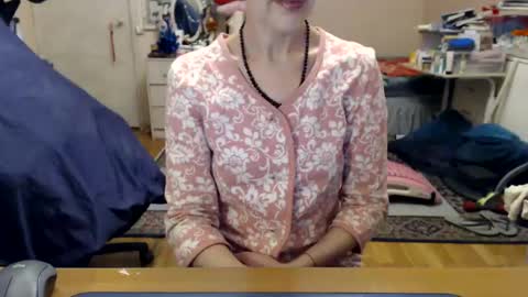 Snapshot of kiuminberry chatting on 03/04/25, 01:38 KiuminBerry online show from 03/04/25, 01:38