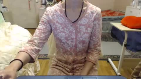 KiuminBerry online show from 11/30/25, 05:39