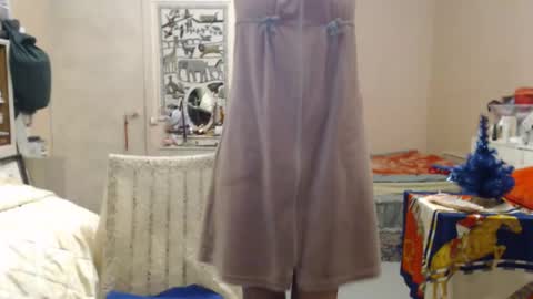 Snapshot of kiuminberry chatting on 12/17/25, 02:12 KiuminBerry online show from 12/17/25, 02:12