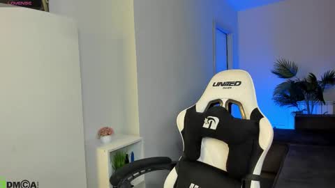 Kivaa Rice  GTM2 0300am-945am Mon Wed Thu Fri Sat. online show from 02/16/26, 01:02