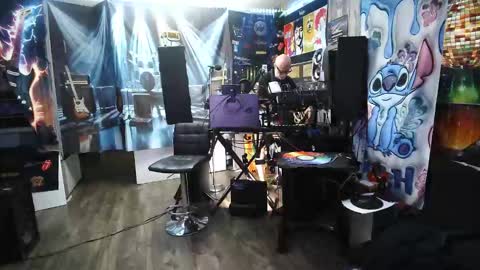 kiveuxmakeu online show from 11/30/25, 07:40