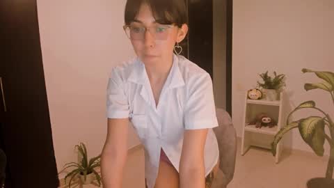 Snapshot of kiwi____ chatting on 12/03/24, 11:57 Little piece of fruit online show from 12/03/24, 11:57