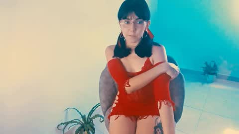 Snapshot of kiwi____ chatting on 12/24/24, 09:11 Little piece of fruit online show from 12/24/24, 09:11