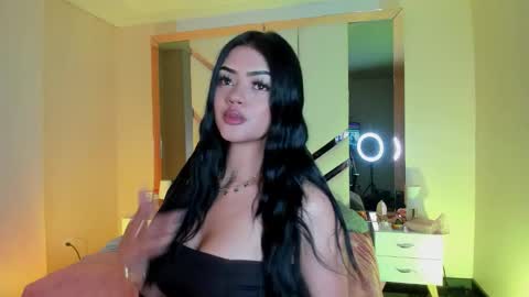 Snapshot of kiwi_lov23 chatting on 11/03/25, 03:35 Kiwi online show from 11/03/25, 03:35