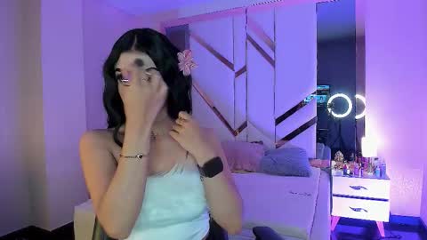 Snapshot of kiwi_lov23 chatting on 11/28/25, 10:29 Kiwi online show from 11/28/25, 10:29