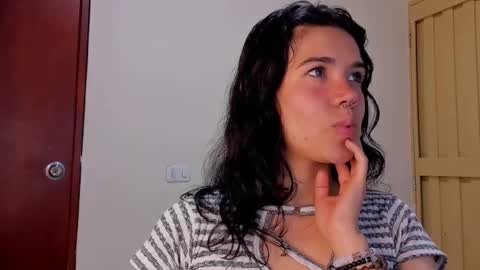 Snapshot of kiwi_mmm chatting on 01/12/25, 01:53 kiwi_mmm online show from 01/12/25, 01:53