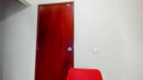 Snapshot of kiwi_mmm chatting on 09/18/25, 11:18 kiwi_mmm online show from 09/18/25, 11:18