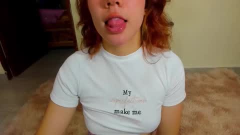 Snapshot of kiwi_mmm chatting on 10/25/25, 05:30 kiwi_mmm online show from 10/25/25, 05:30