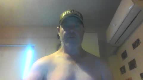 kiwiguy19773 online show from 02/17/25, 05:58