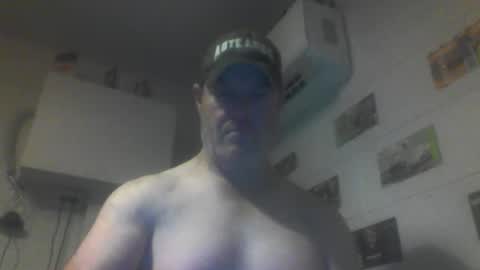 kiwiguy19773 online show from 05/14/26, 07:37