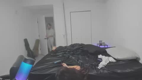 kay online show from 11/22/25, 01:59