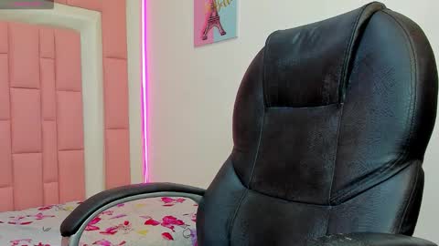 Klaret online show from 12/15/25, 08:02