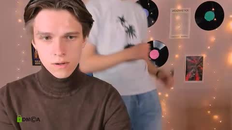 Snapshot of klaus_rice chatting on 12/18/25, 09:37 klaus_rice online show from 12/18/25, 09:37